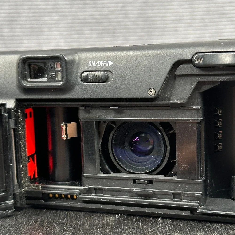 Nikon Zoom Touch 400 35mm Film Camera 35-70mm Macro Lens with Case Black Vintage